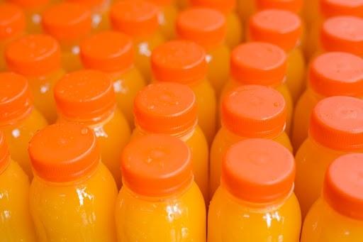 Descubra as vantagens de contar com uma distribuidora de sucos de qualidade para o seu negócio